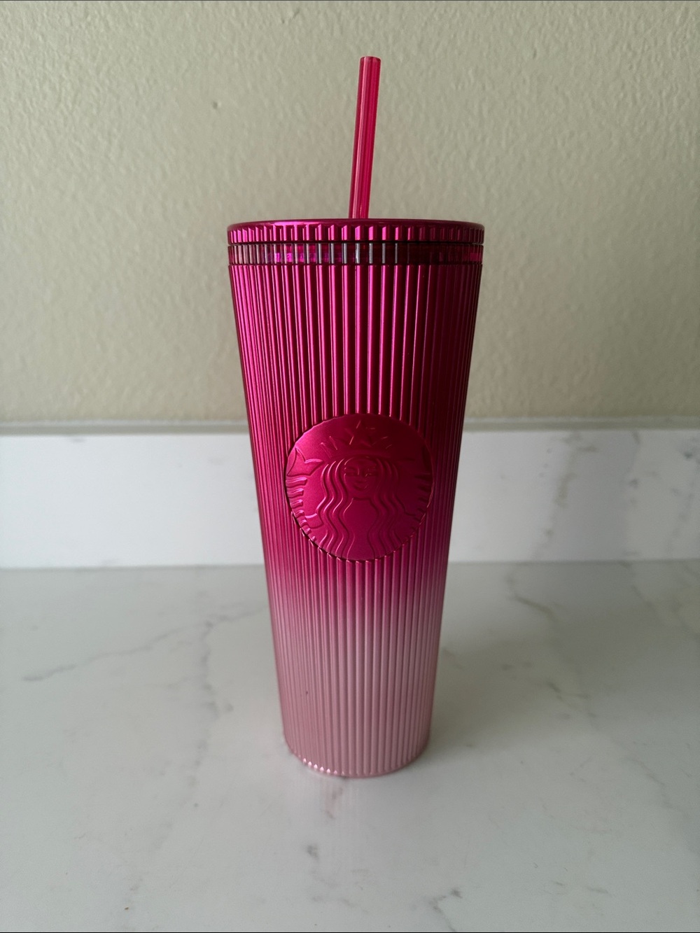 Starbucks Pleated Red Pink Ombré Venti Cold Cup Straw Lid 2023